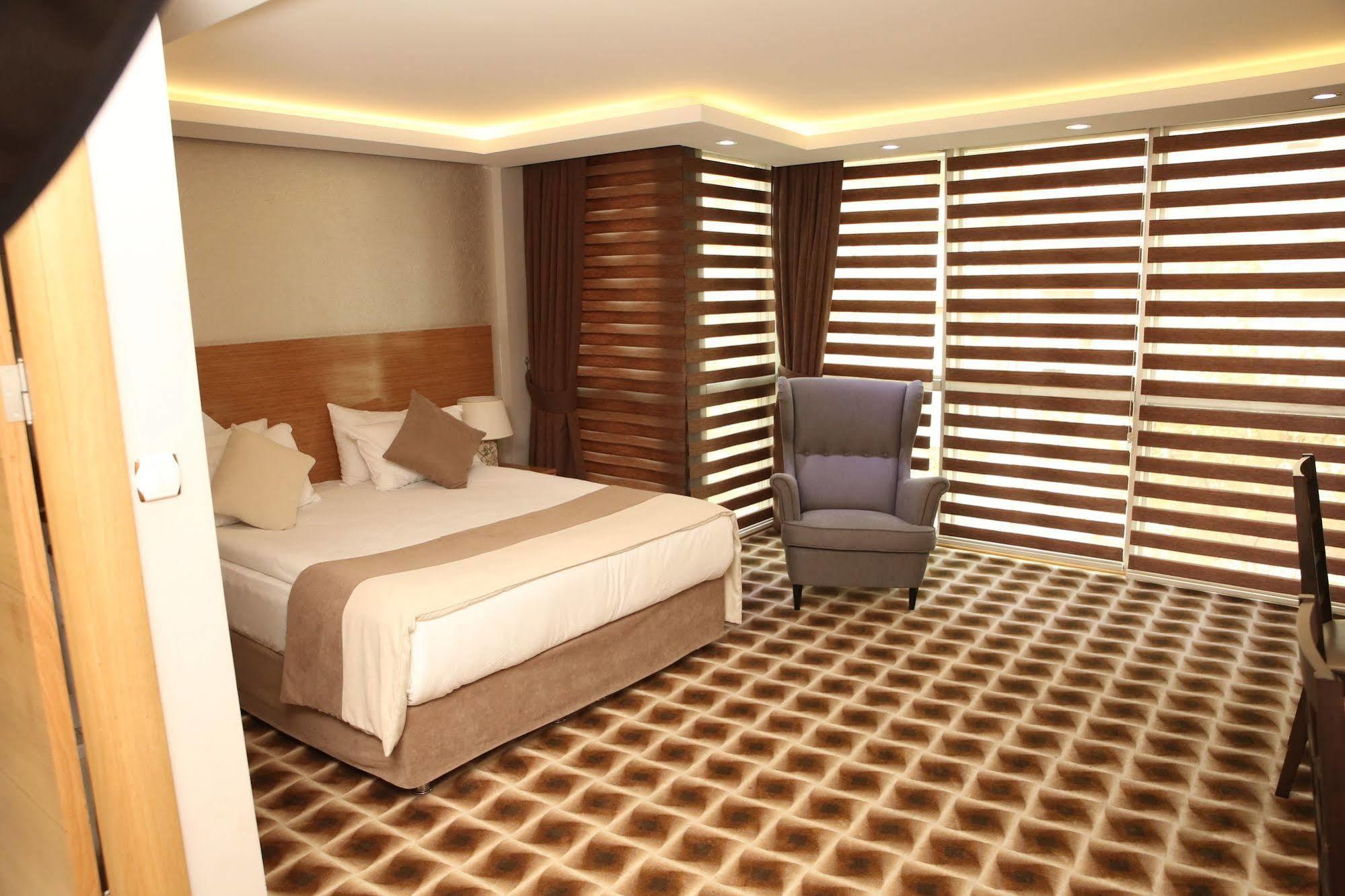 Way Hotel Esmirna Exterior foto