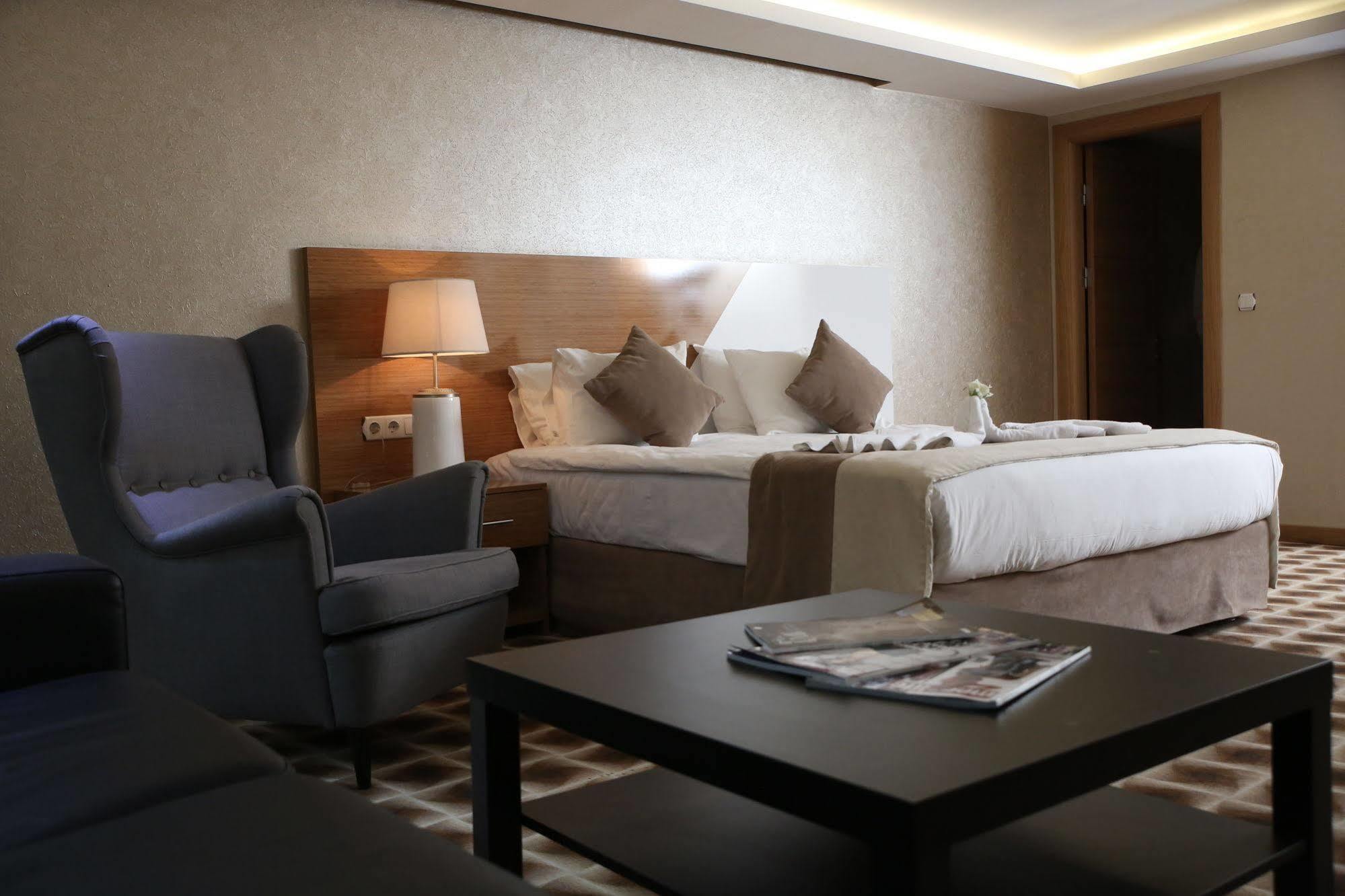 Way Hotel Esmirna Exterior foto